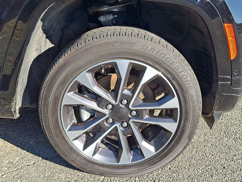Certified 2025 Jeep Grand Cherokee L Overland w/ Advanced Protech Group III AWD/4WD image 33