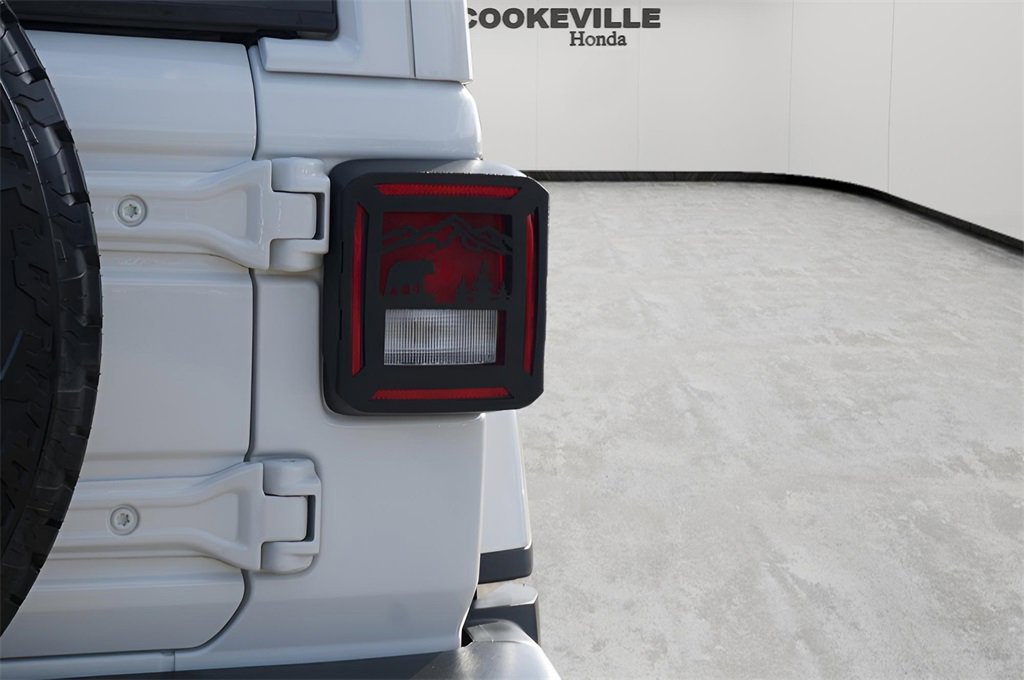 Used 2023 Jeep Wrangler Sahara image 9