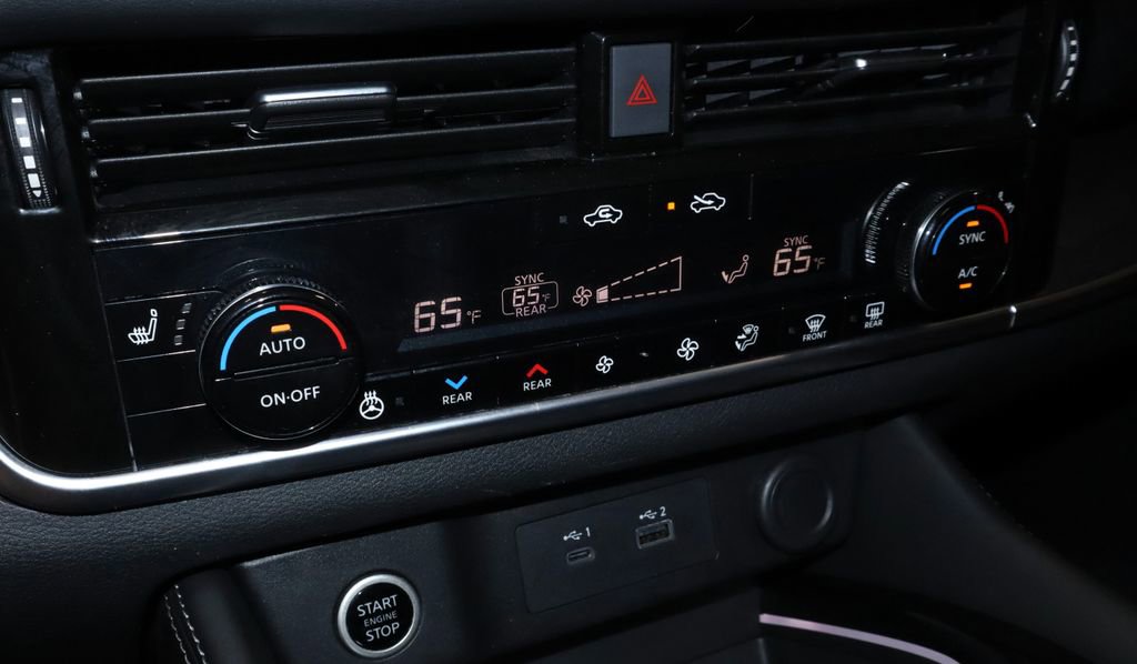 Certified 2021 Nissan Rogue Platinum image 32