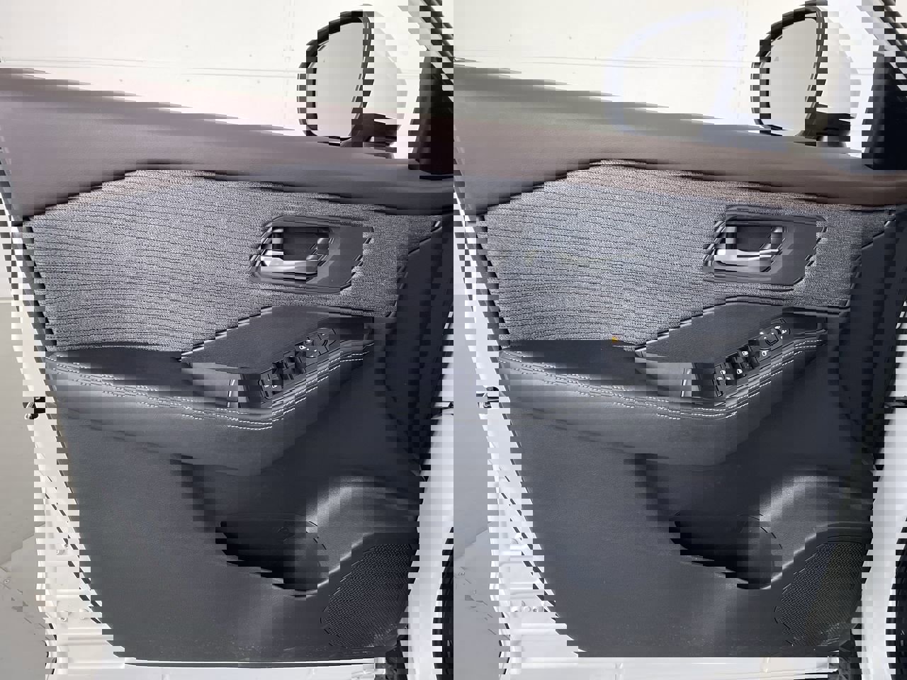 Used 2022 Nissan Rogue SV image 10