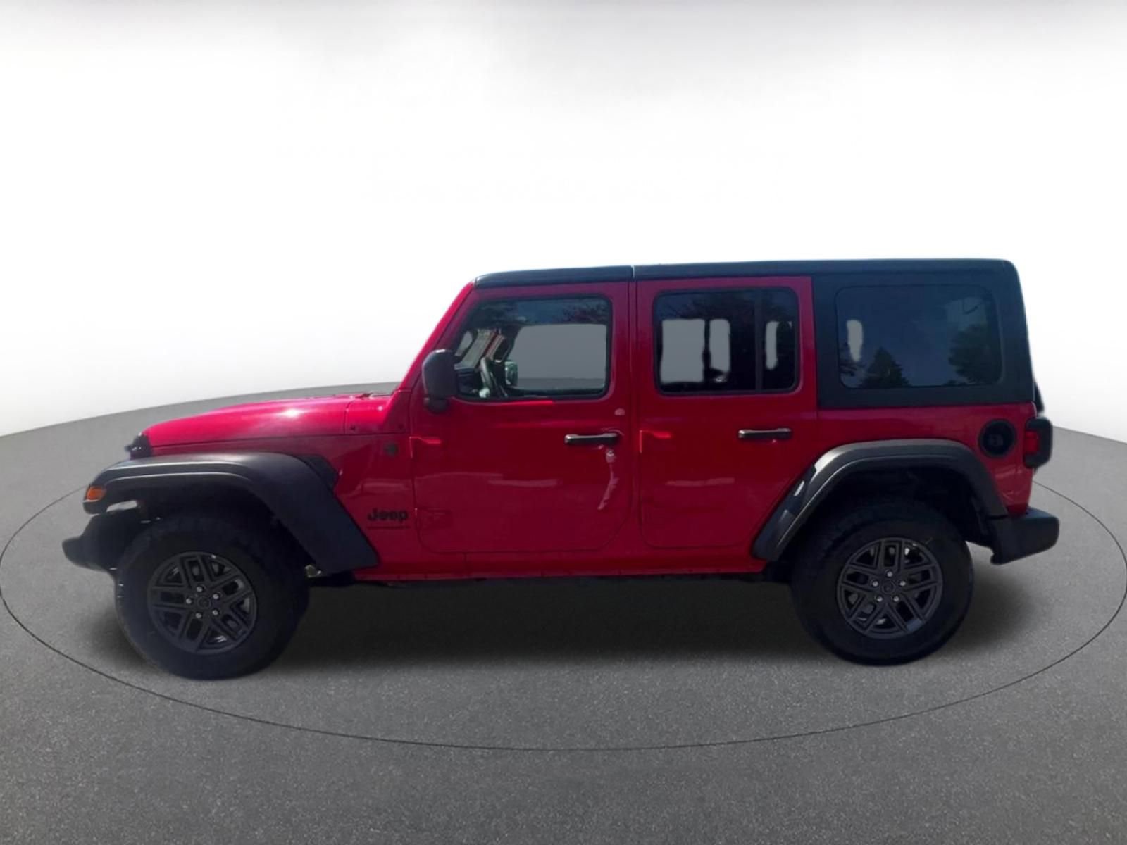 Used 2025 Jeep Wrangler Sport S image 9