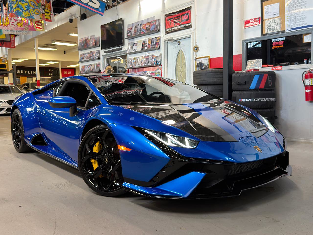 Used 2023 Lamborghini Huracan Tecnica RWD image 1