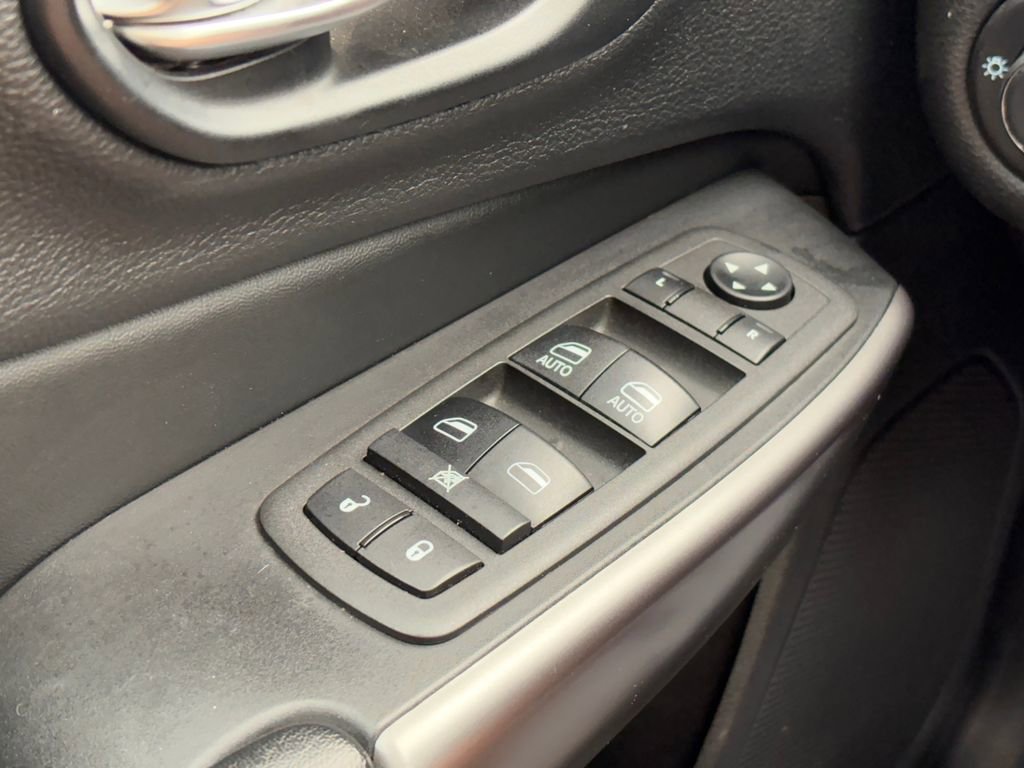 Used 2021 Jeep Cherokee Limited w/ Elite Package image 22