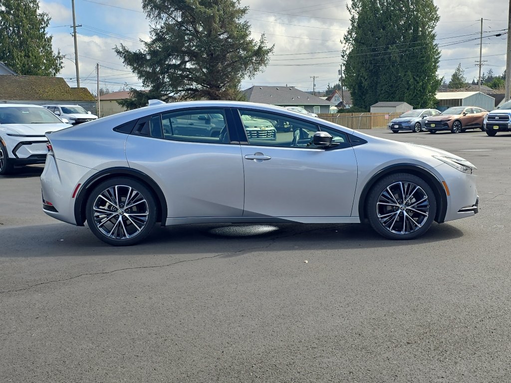 Used 2023 Toyota Prius XLE image 7