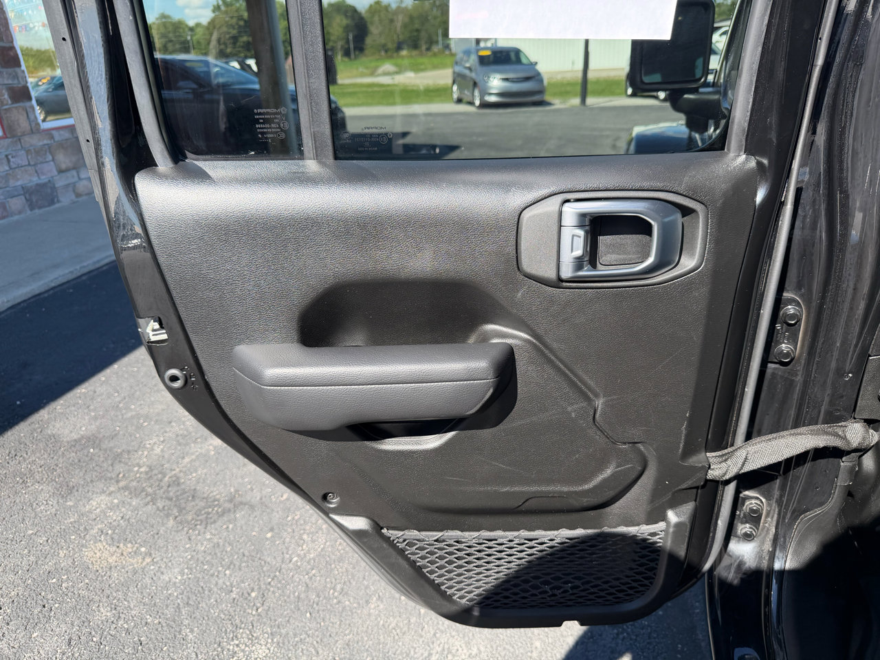 Used 2024 Jeep Wrangler Unlimited image 16