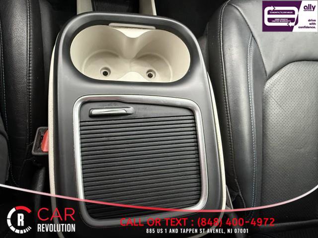 Used 2021 Chrysler Pacifica Touring-L image 46