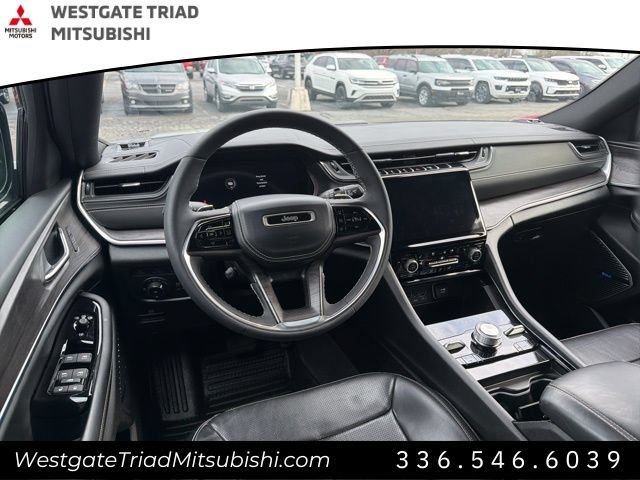 Used 2023 Jeep Grand Cherokee Overland AWD/4WD image 10