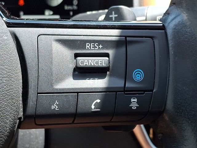 Used 2023 Nissan Rogue Platinum FWD image 23