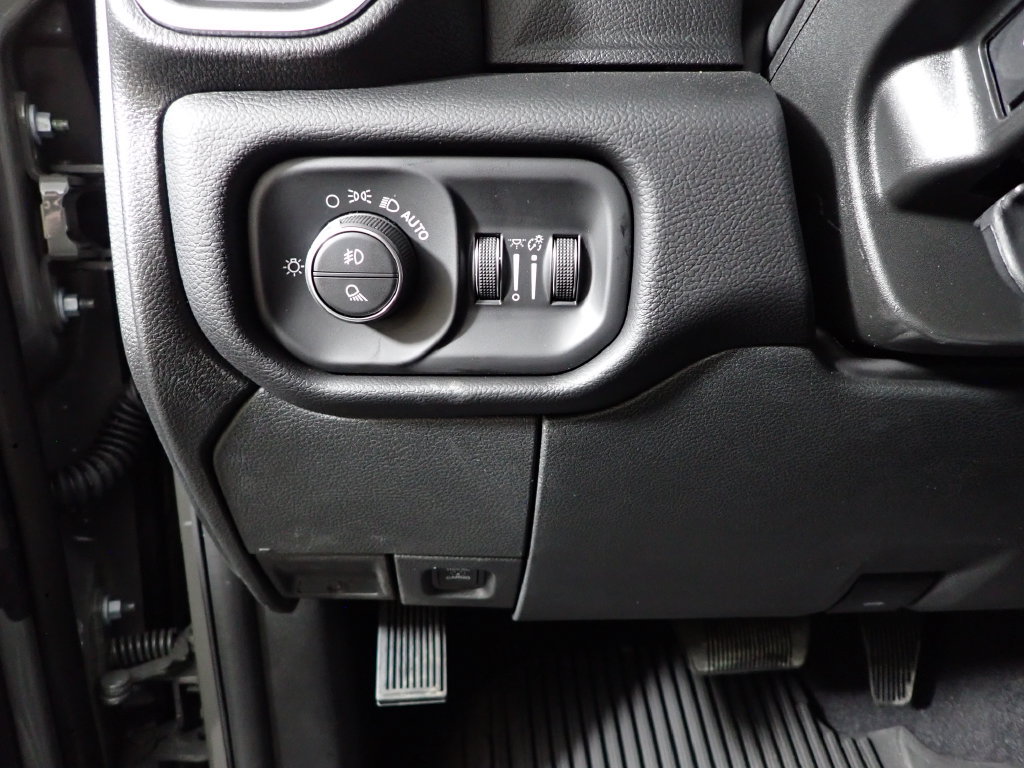 New 2027 RAM 2500 Laramie w/ Night Edition AWD/4WD image 25