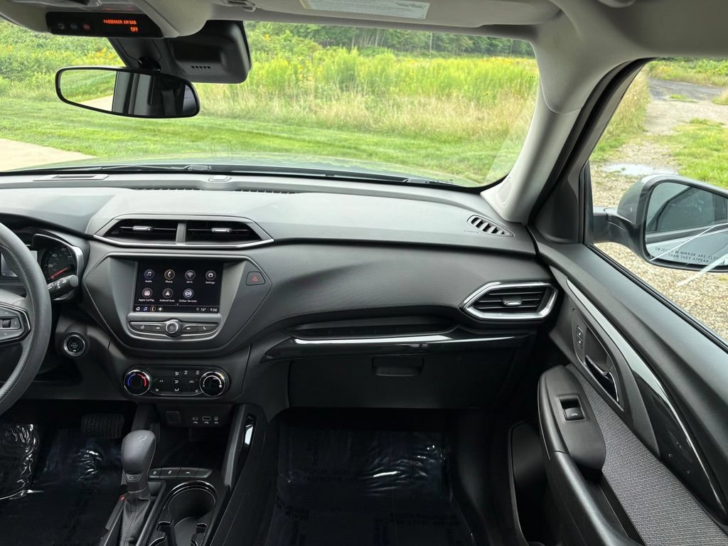 Used 2023 Chevrolet TrailBlazer LT FWD image 30
