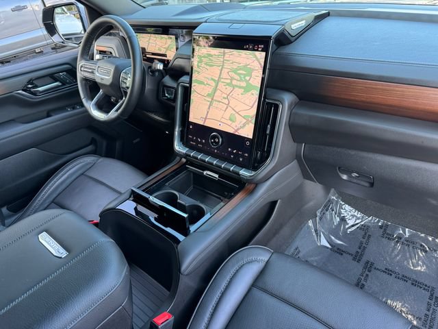 Used 2025 GMC Yukon XL Denali AWD/4WD image 23