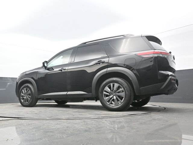 Used 2025 Nissan Pathfinder SV image 56