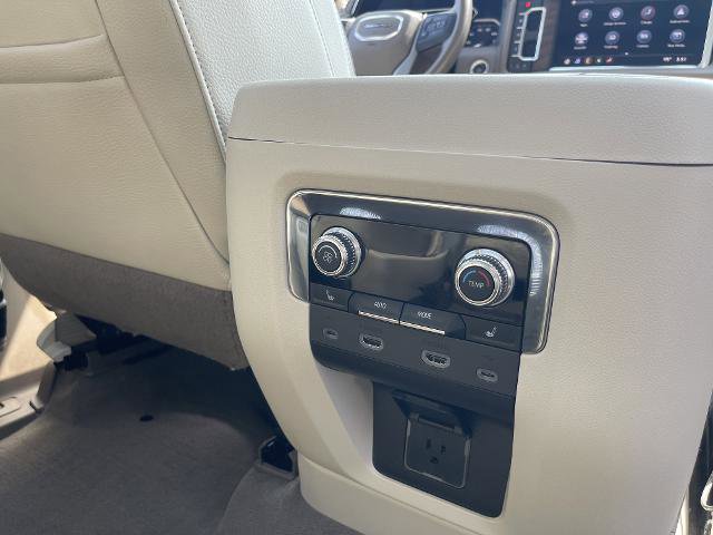 Used 2021 GMC Yukon Denali w/ Denali Premium Package image 28