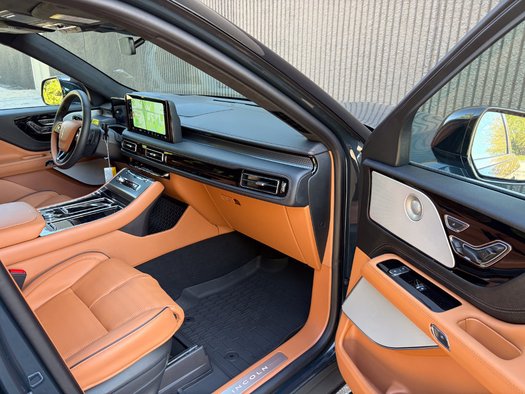 New 2027 Lincoln Aviator Black Label AWD/4WD image 33