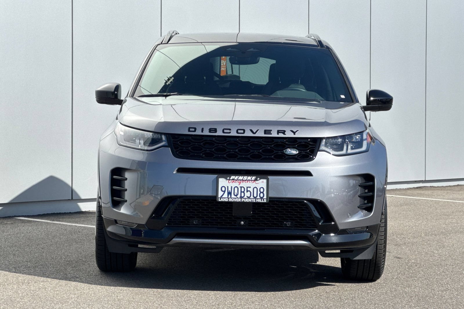 Certified 2025 Land Rover Discovery Sport Dynamic SE AWD/4WD image 8