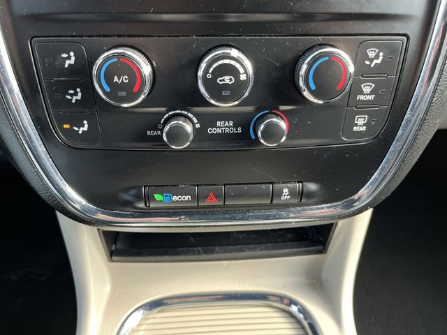 Used 2019 Dodge Grand Caravan SXT image 18