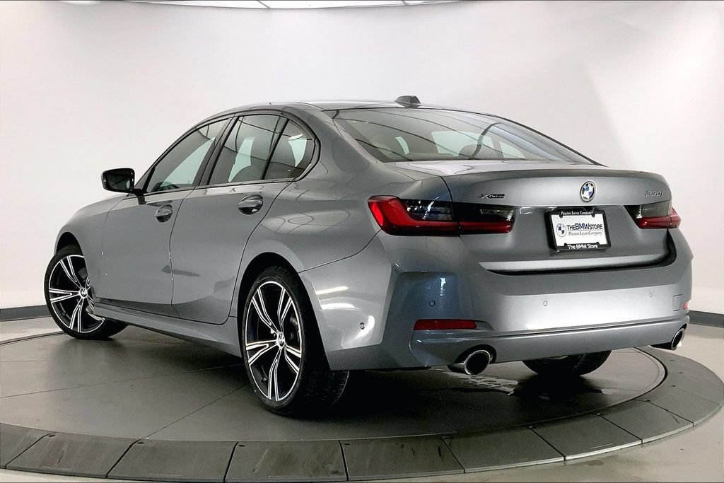 Used 2023 BMW 330i xDrive Sedan w/ Premium Package AWD/4WD image 10