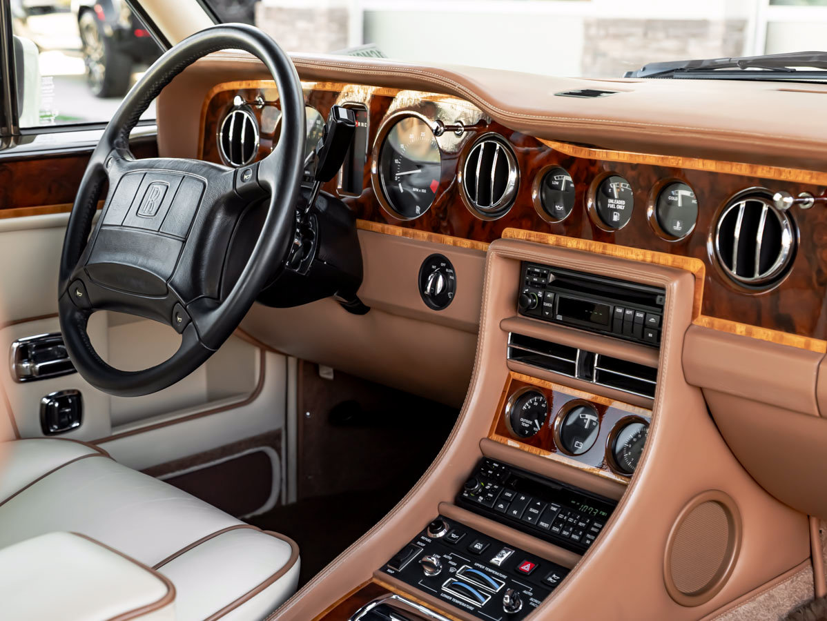 Used 1991 Rolls-Royce Corniche III RWD image 12