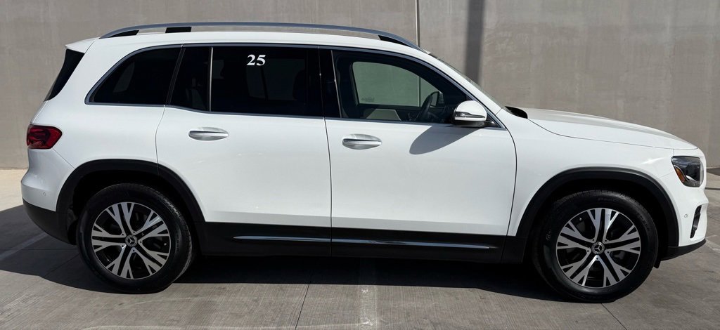 Used 2025 Mercedes-Benz GLB 250 image 3