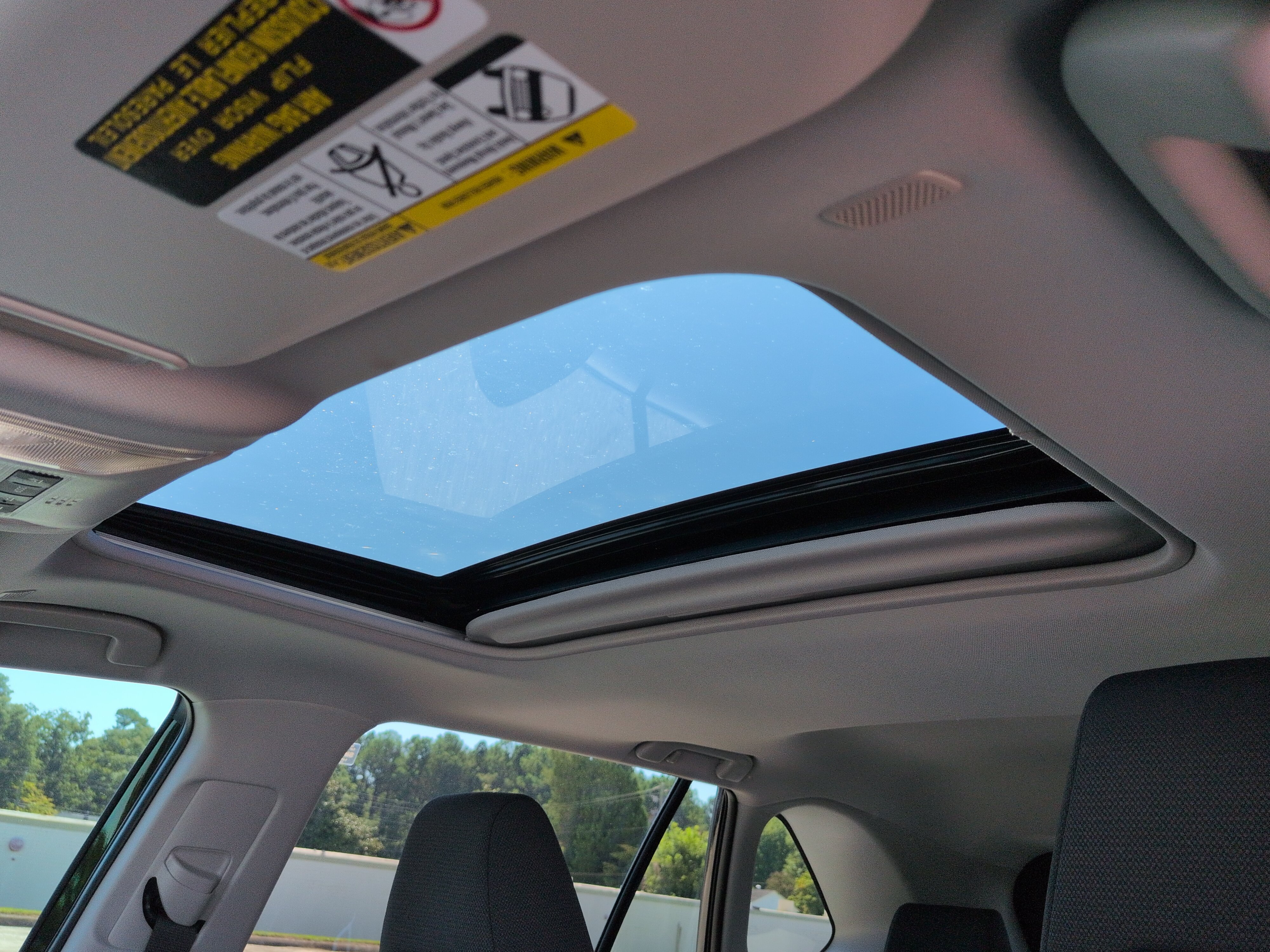 Used 2025 Toyota RAV4 XLE w/ Convenience Package FWD image 18