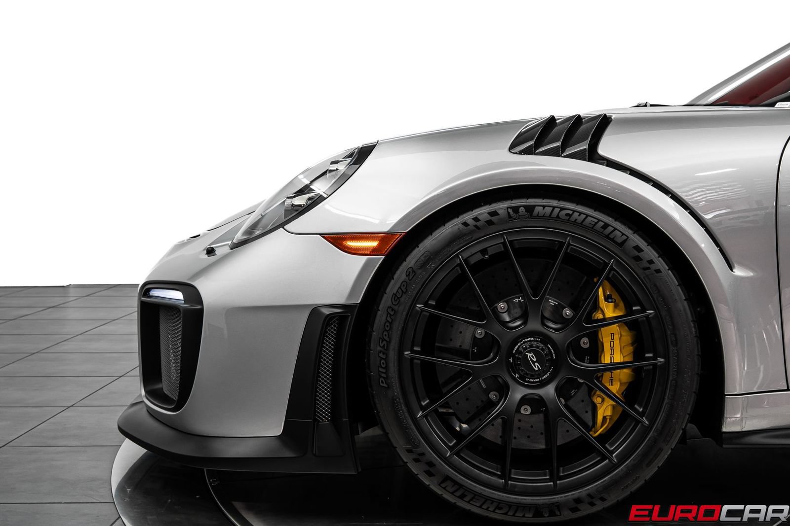 Used 2019 Porsche 911 GT2 RS RWD image 17