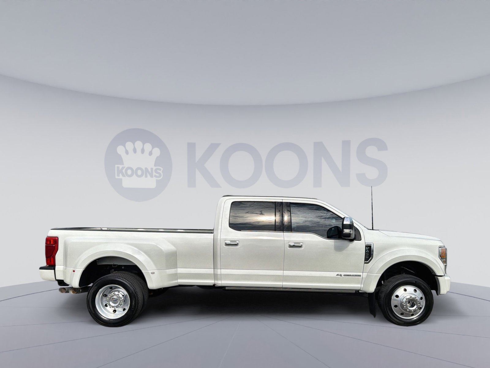 Used 2022 Ford F450 Platinum w/ FX4 Off-Road Package image 8