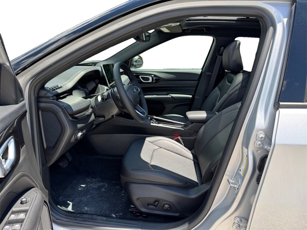 New 2025 Jeep Compass Limited w/ Sun & Sound Group image 9