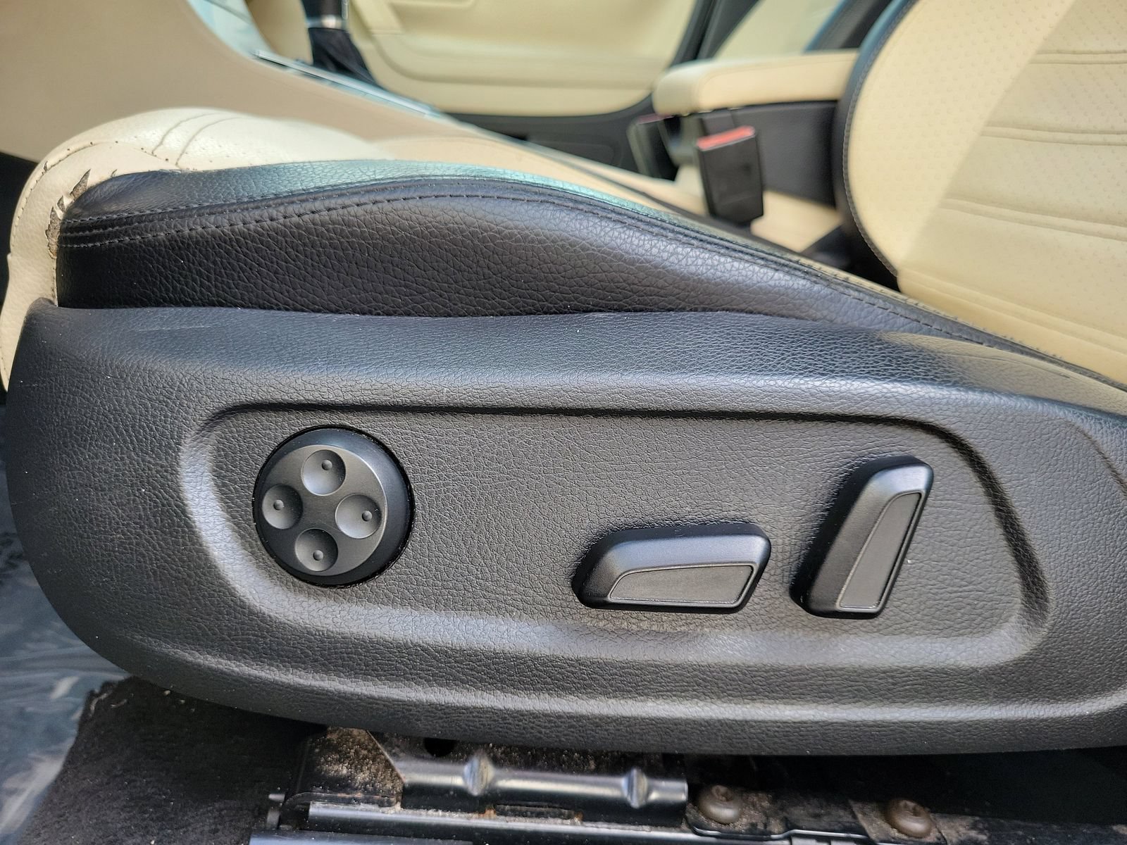 Used 2012 Volkswagen CC Sport FWD image 13