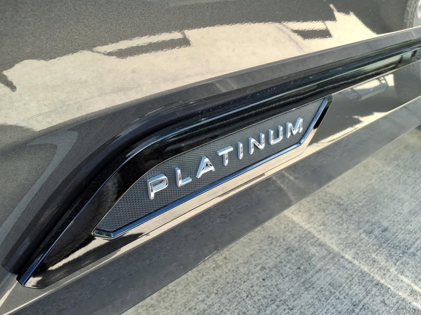 Used 2024 Toyota Sequoia Platinum image 5