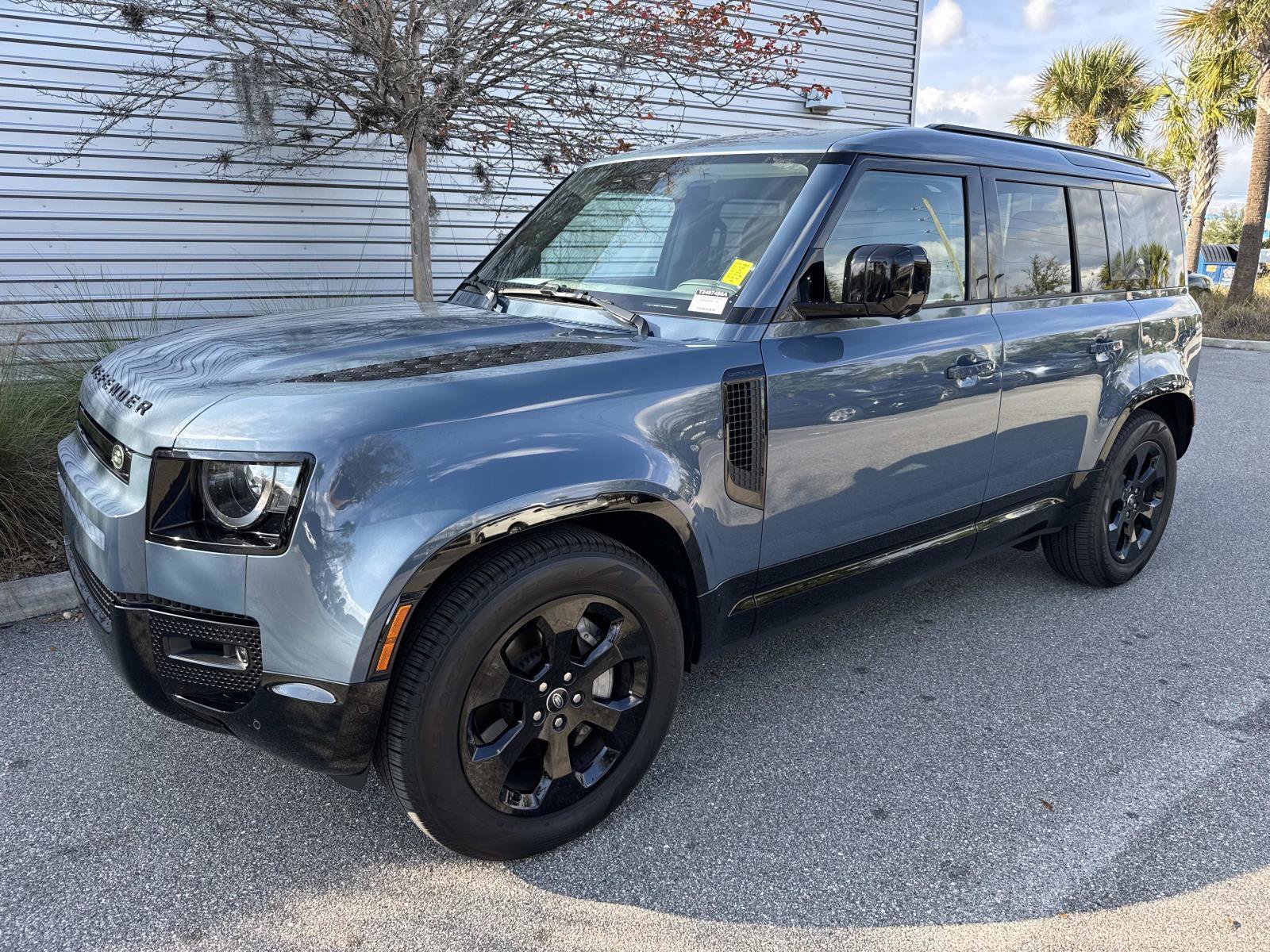 Used 2024 Land Rover Defender 110 X-Dynamic SE image 1