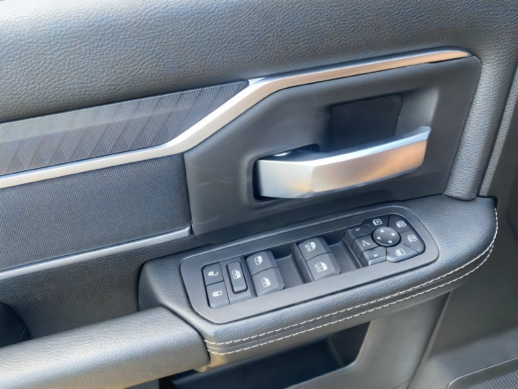 Used 2025 RAM 2500 Big Horn AWD/4WD image 19