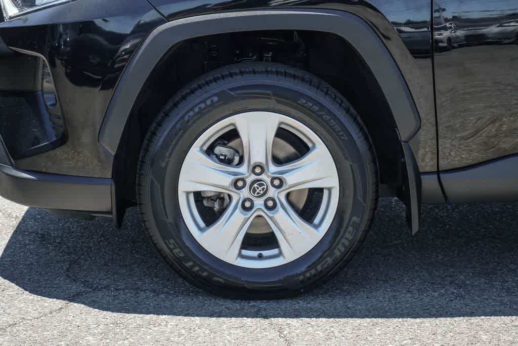 Used 2020 Toyota RAV4 XLE w/ Carpet Mat Package FWD image 10