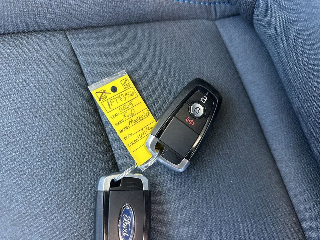 Used 2025 Ford Maverick XLT w/ Equipment Group 302A AWD/4WD image 31