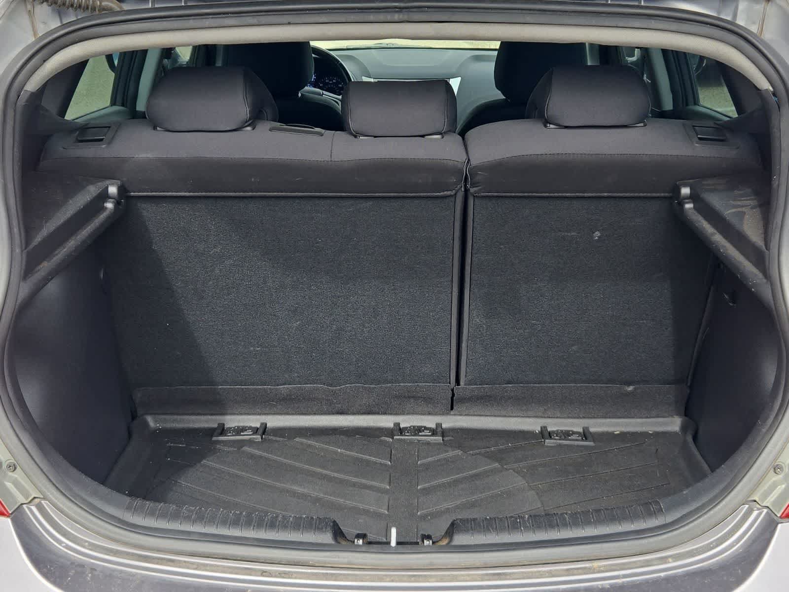 Used 2013 Hyundai Accent SE FWD image 32