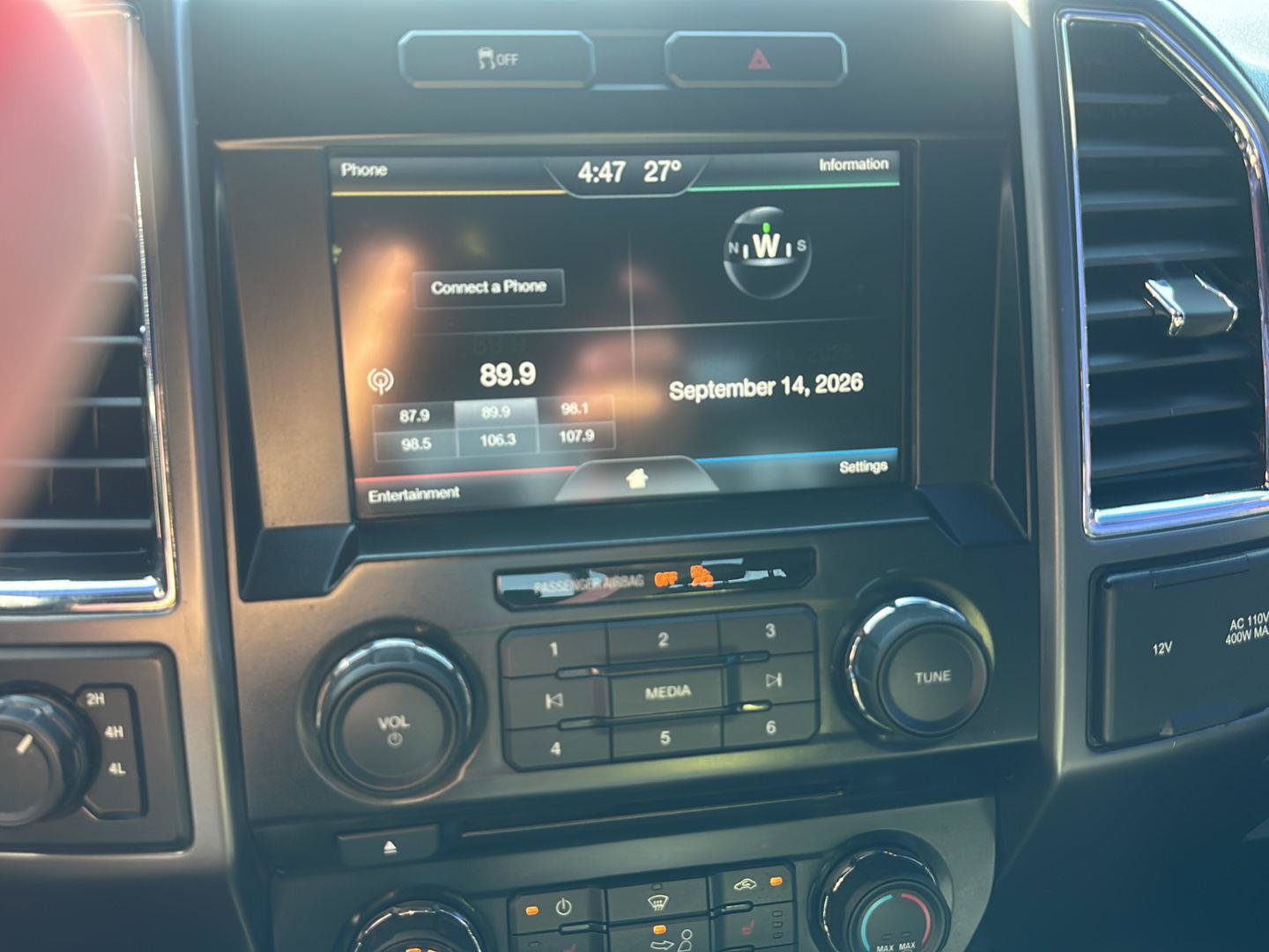 Used 2015 Ford F150 XLT w/ Equipment Group 302A Luxury AWD/4WD image 28