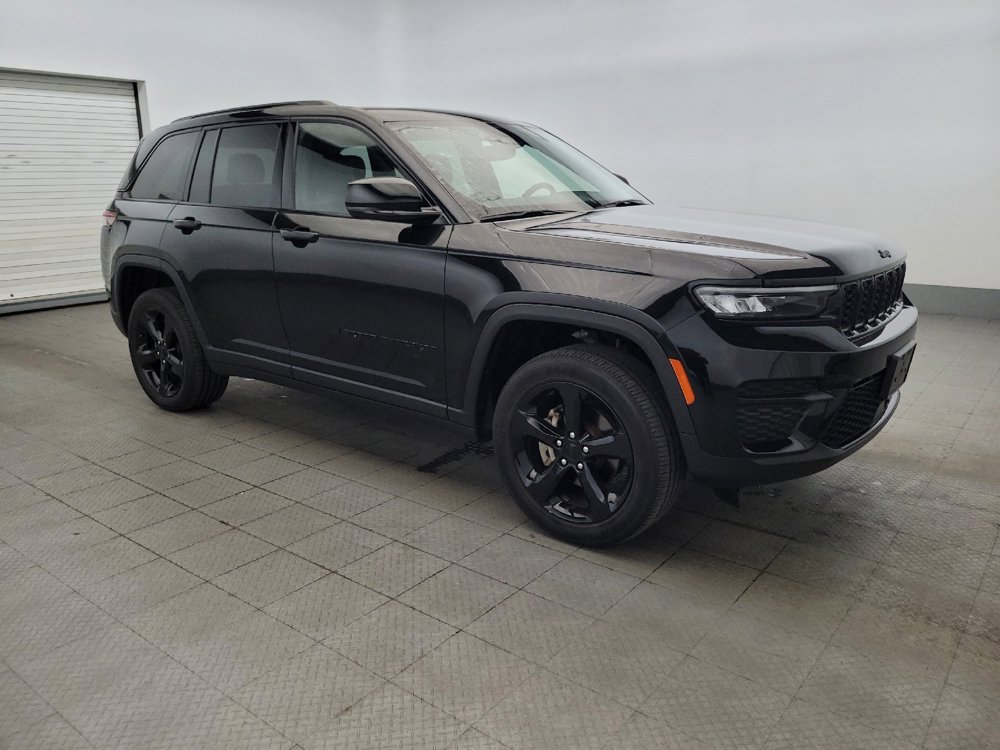 Used 2023 Jeep Grand Cherokee Altitude AWD/4WD image 11