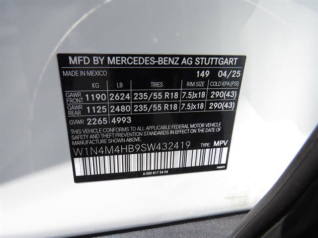 Used 2025 Mercedes-Benz GLB 250 4MATIC image 8
