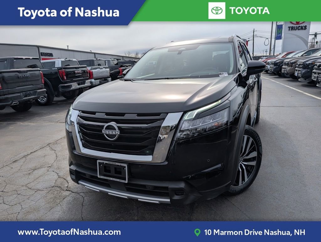 Used 2025 Nissan Pathfinder Platinum w/ Cargo Package AWD/4WD image 1