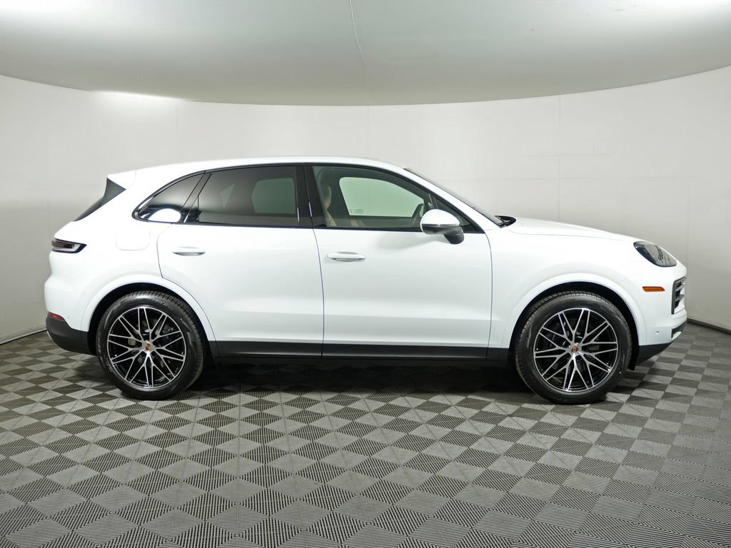 Certified 2026 Porsche Cayenne AWD/4WD image 8