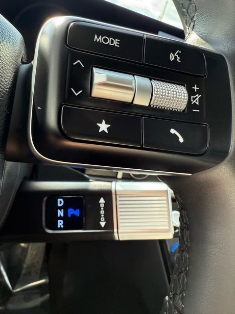 Used 2025 Hyundai Santa Fe Limited image 37