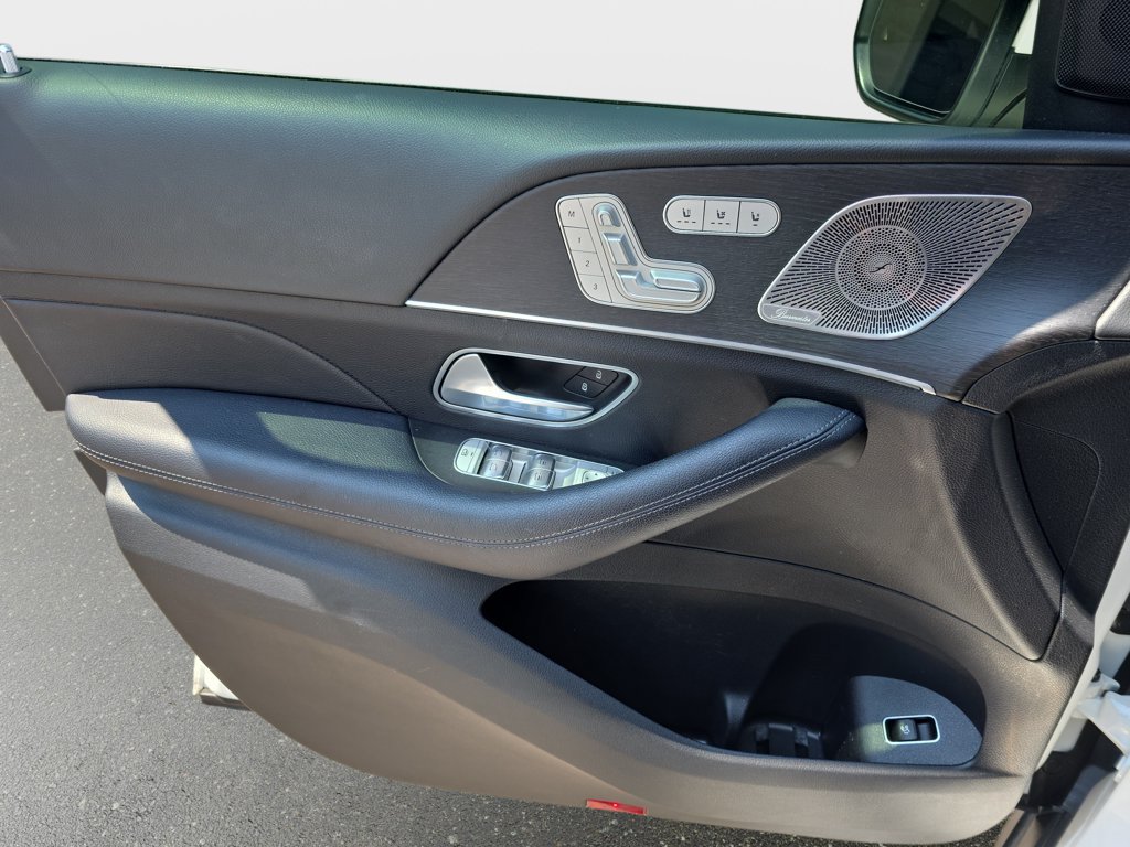 Used 2021 Mercedes-Benz GLS 450 4MATIC image 31