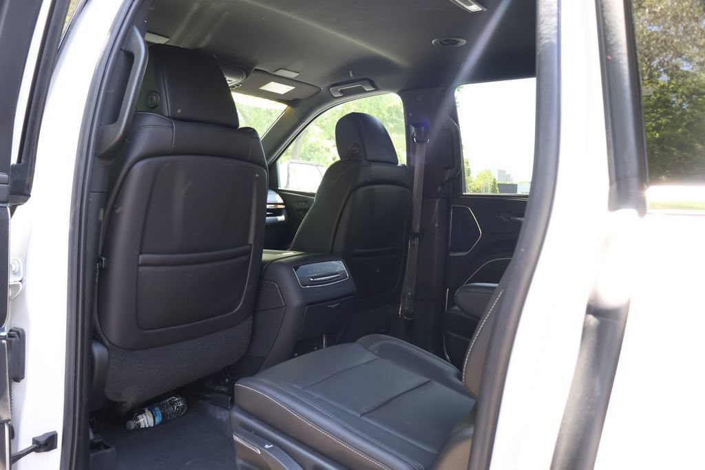 Certified 2022 Cadillac Escalade ESV Luxury w/ LPO, Illumination Package AWD/4WD image 48