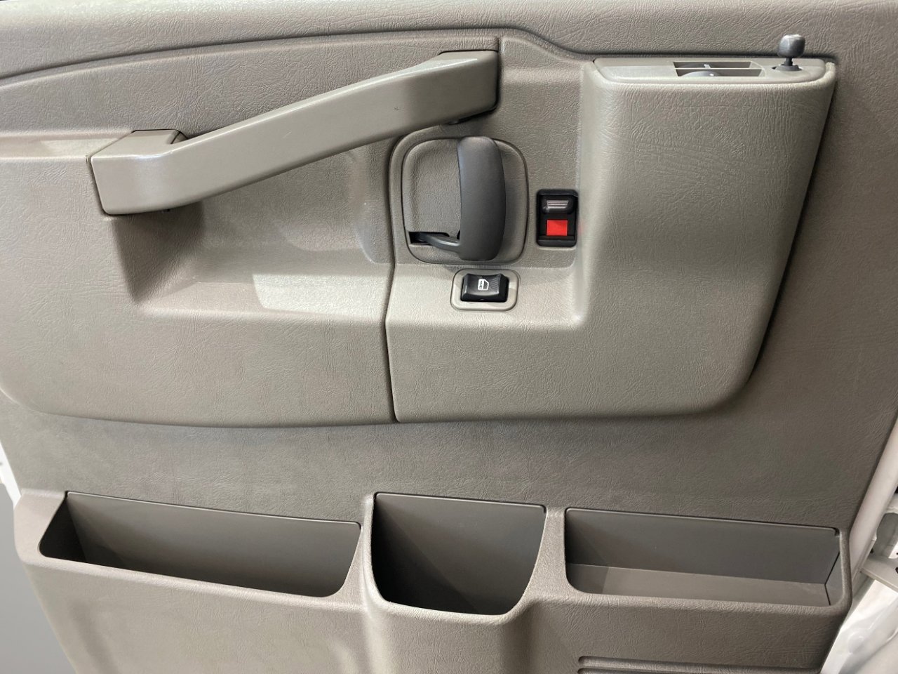 Used 2022 GMC Savana 2500 image 15