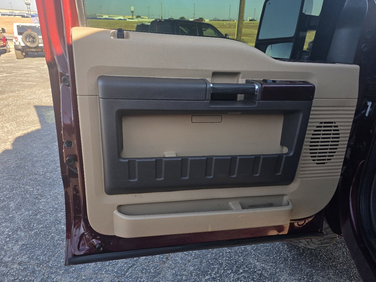 Used 2011 Ford F250 Lariat w/ Lariat Interior Pkg image 10