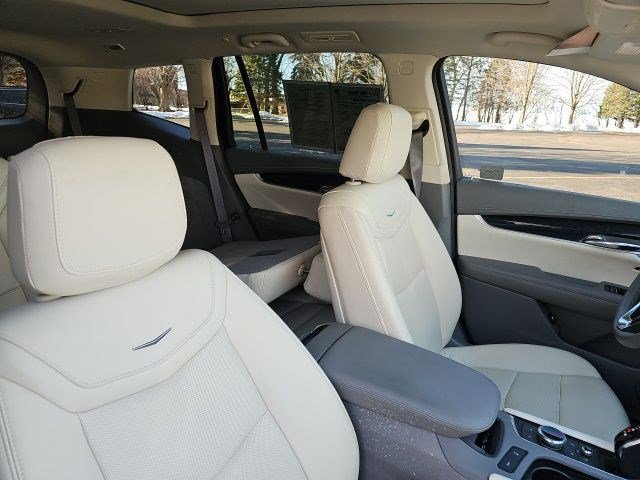 Used 2024 Cadillac XT6 Premium Luxury w/ Technology Package AWD/4WD image 12