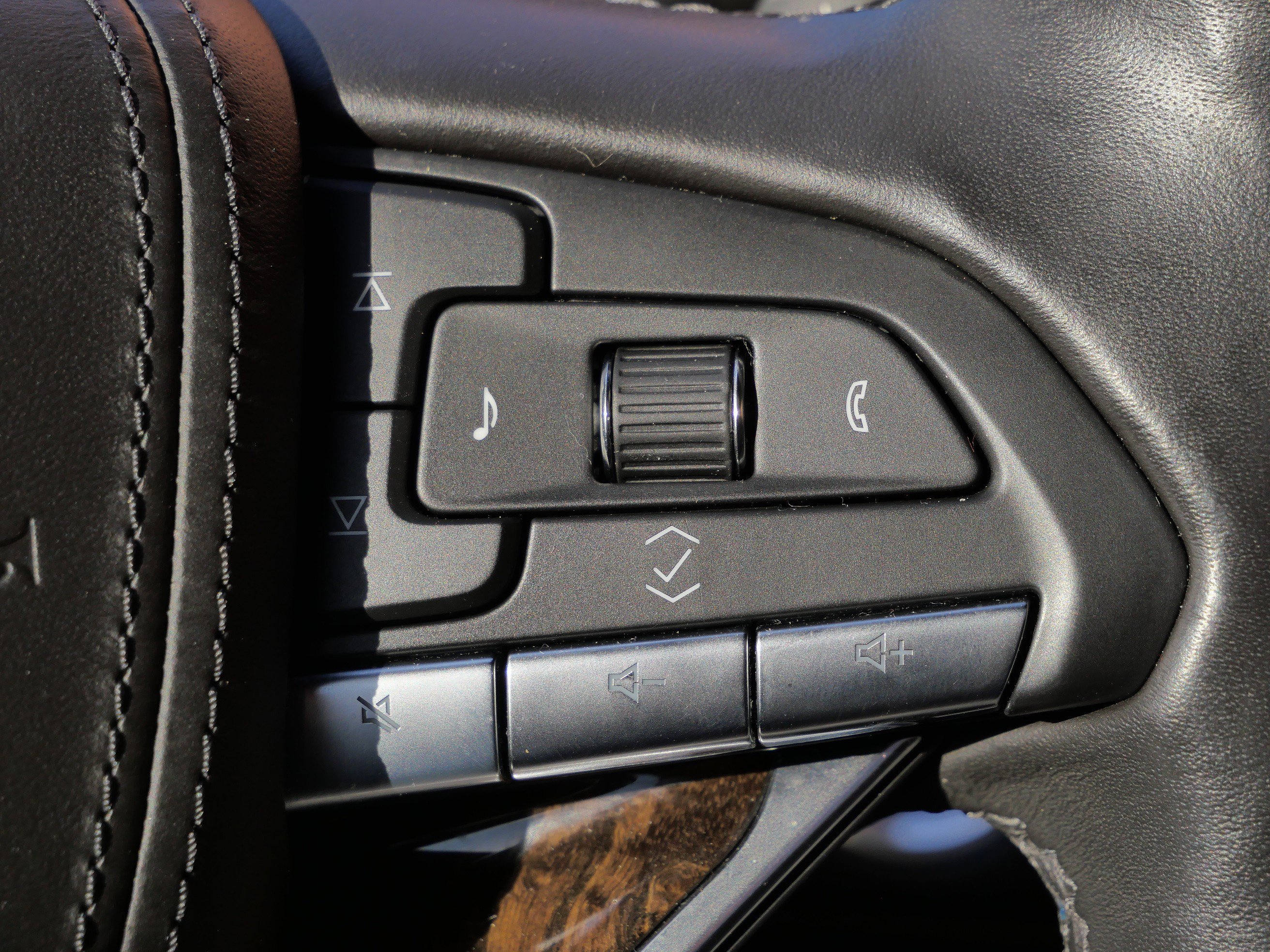 Certified 2021 Cadillac Escalade Sport Platinum image 23