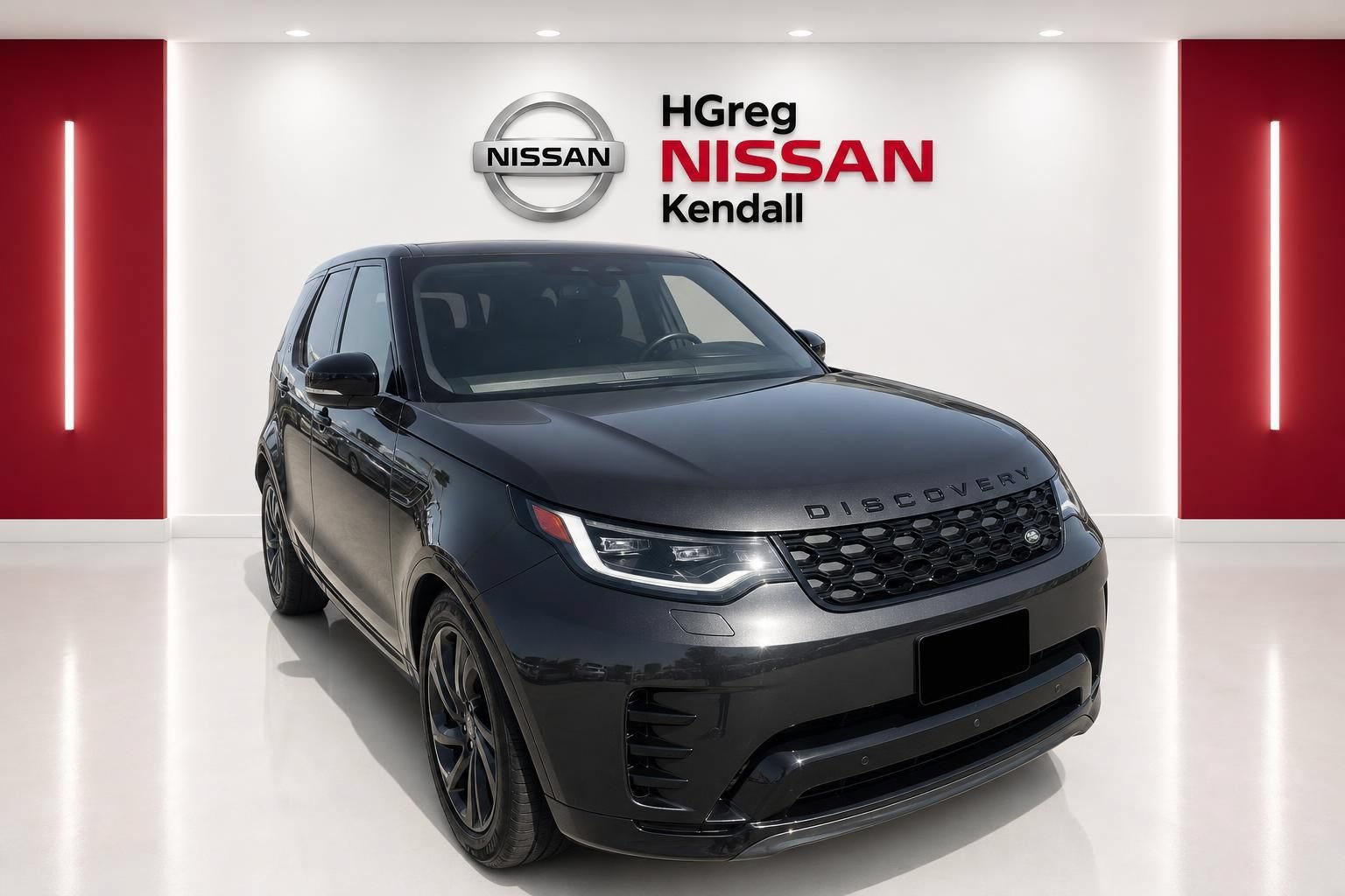 Used 2022 Land Rover Discovery S R-Dynamic AWD/4WD image 3