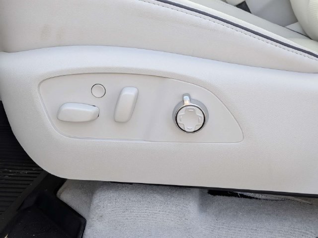 New 2027 Buick Enclave Avenir w/ LPO, Floor Liner Package AWD/4WD image 22