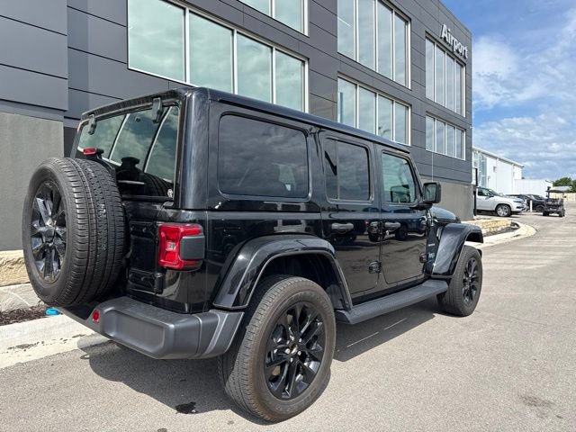 Used 2023 Jeep Wrangler Unlimited Sahara w/ Cold Weather Group AWD/4WD image 3