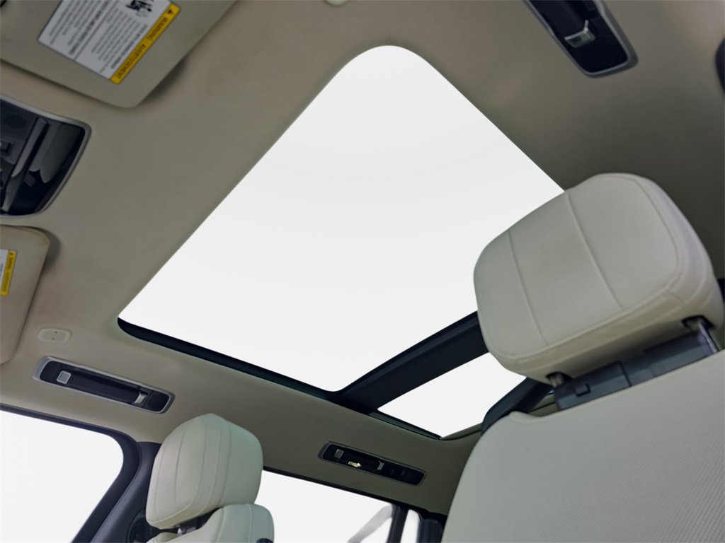 Certified 2024 Land Rover Range Rover Long Wheelbase SE image 32